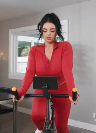 Helikesbikeseatsandhecannotlie - 7starHD